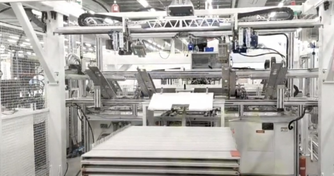 กรณีที่ยอดเยี่ยม Fuwei Intelligent Composite Robot ช่วยในการโหลดบล็อกอลูมิเนียม CNC และการขนถ่าย